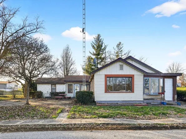 960 Stevens St, Mitchell, IN 47446