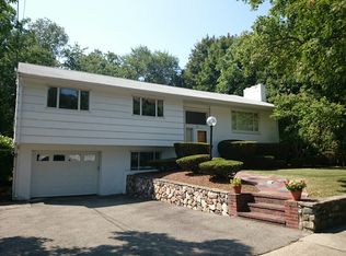 39 Scotney Rd, Newton, MA 02467