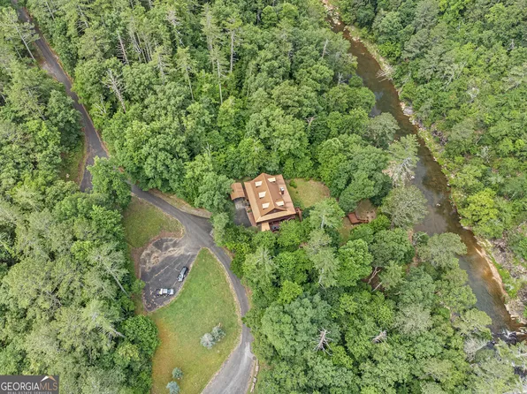 1689 Marie Dr, Talking Rock, GA 30175