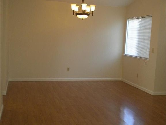 2nd image of 3550 Binghamton Dr