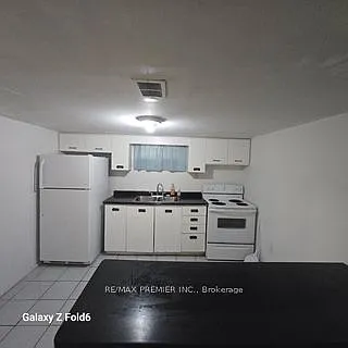 61 Grandview Ave #BASEMENT — Photo 2