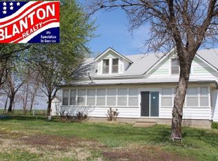 17015 Louisville Rd, Wamego, KS 66547