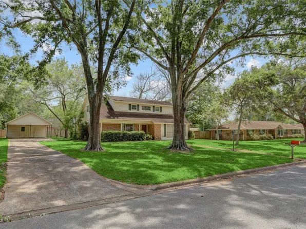 105 Ridgemont Dr, Alvin, TX 77511