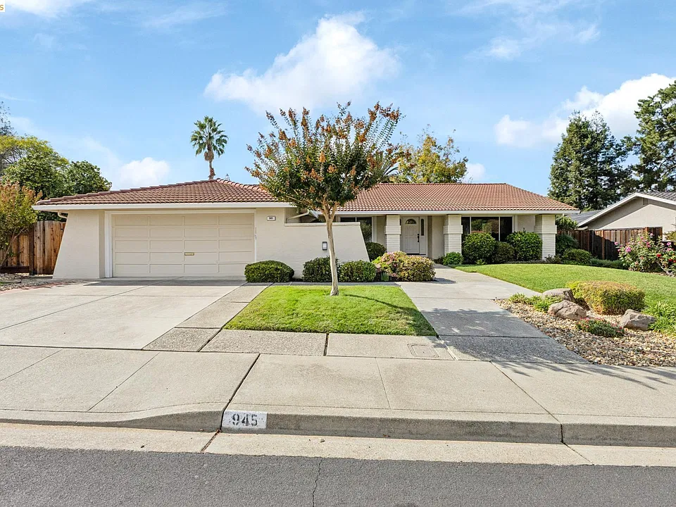 945 Natchez Dr