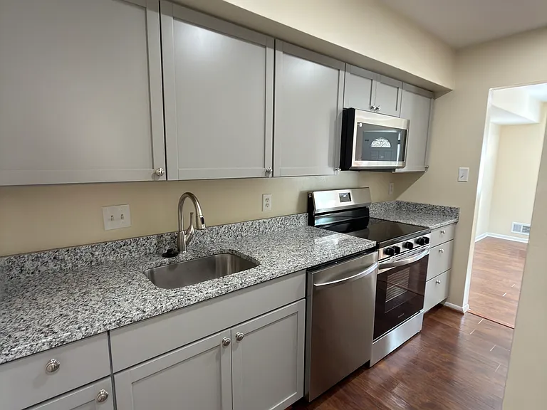 3809 Burlingame Pl #34E — Photo 2