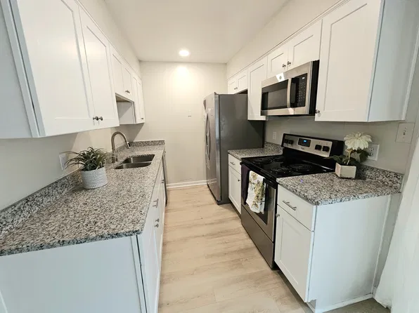 142 Tower Dr, Virginia Beach, VA 23462