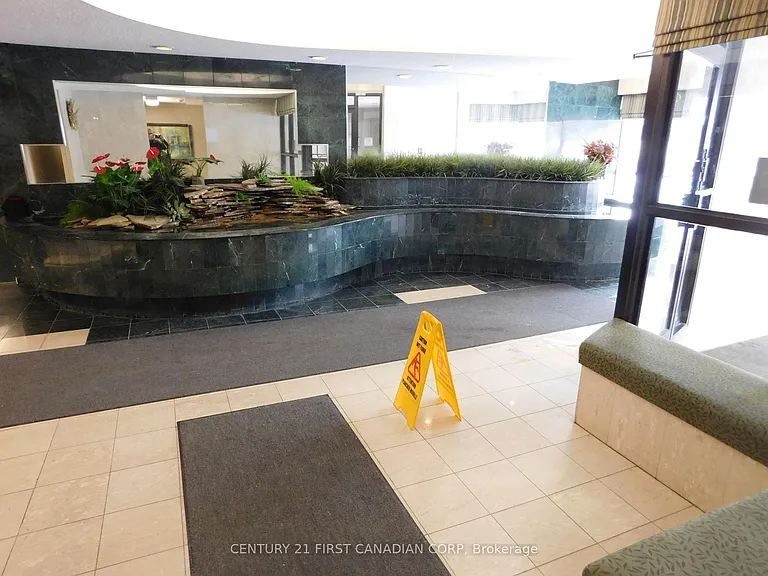 744 Wonderland Rd S #803 — Photo 37