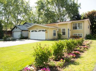 1389 Floresta Vis, Crystal Lake, IL 60014