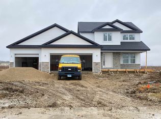 1001 Campanella Dr, Chatham, IL 62629