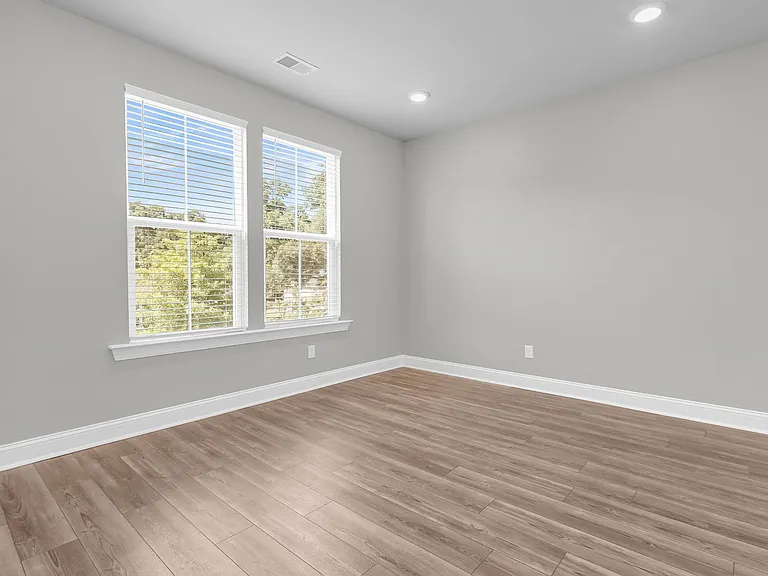 1247 Tice Ln — Photo 5