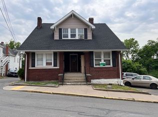 374 Forest Ave | 2 Bed and 3 Bed Options, Morgantown, WV 26505