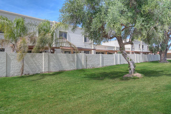 2616 W Joan De Arc Ave — Photo 19
