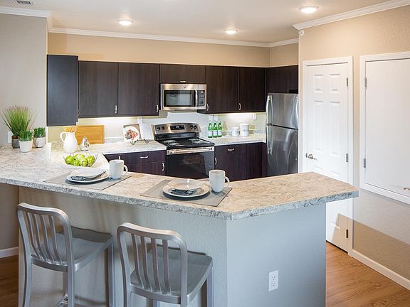 2nd image of 2315 Zlaten Dr #2B-2Ba-1175Sqft