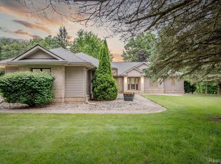 1847 Brandy Ln, Brighton, MI