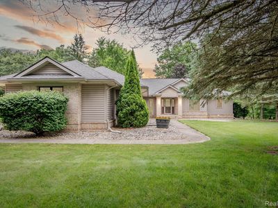1847 Brandy Ln, Brighton, MI, 48114