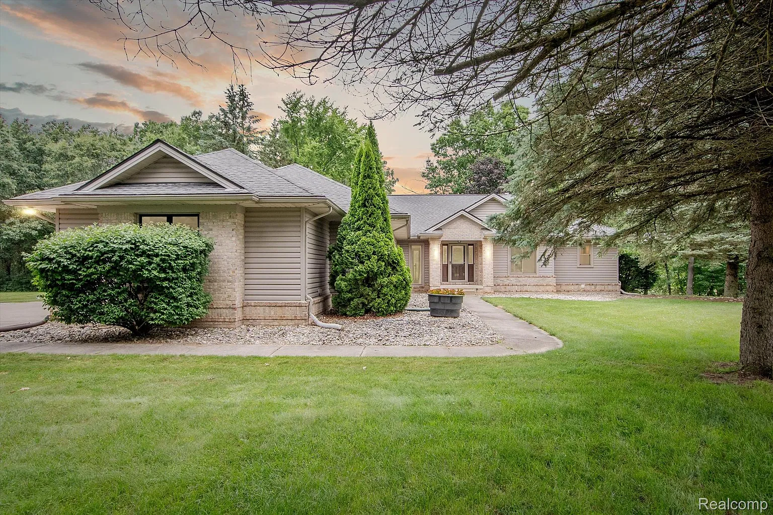 1847 Brandy Ln photo 1
