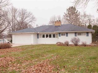 441 Woodcrest Dr, Waterloo, IA 50701