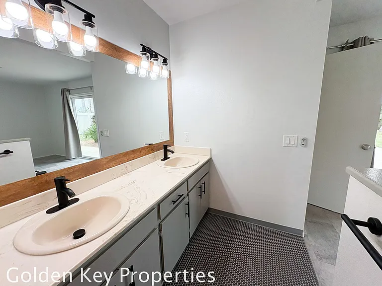 5510 Los Robles Dr — Photo 13