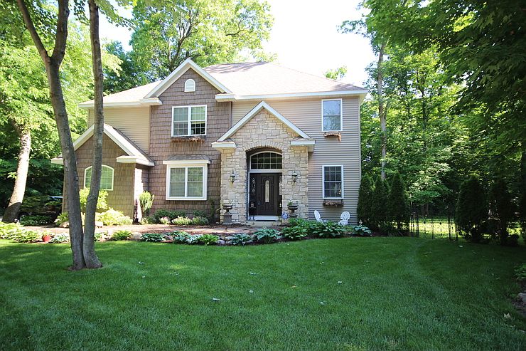 1st image of 54864 Black Oak Ct