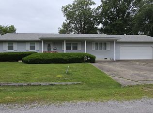 107 S 10th St, Benton, IL 62812