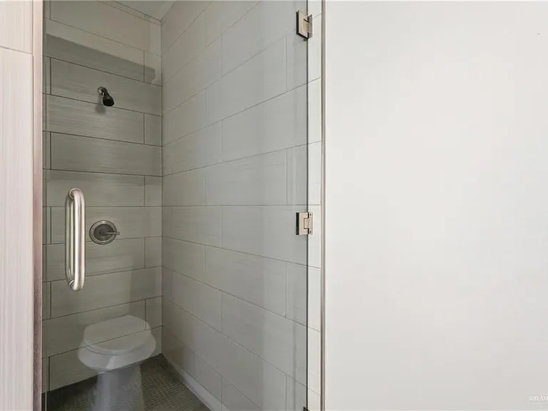 1233 Country Club Dr #1 — Photo 12