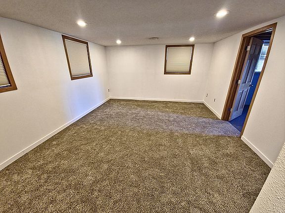 4th image of 87 N Harmon Dr