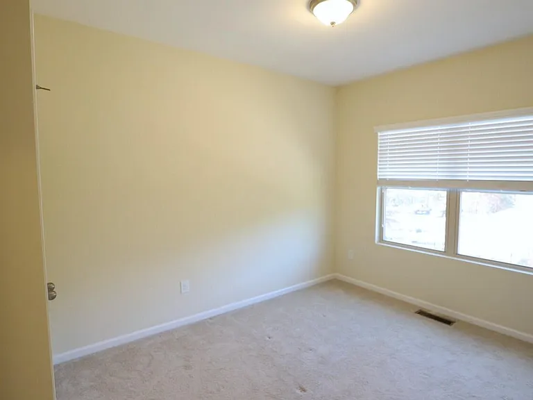1517 Crafton Way — Photo 17