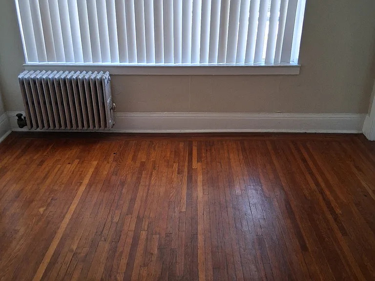 Claremont Towers Apartments — Photo 29