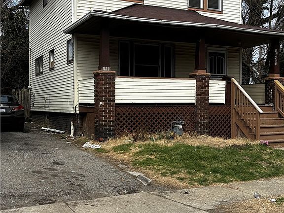 3rd image of 12421 Maple Ave