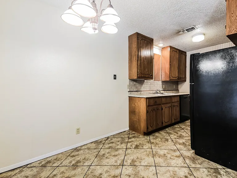 808-806 W Belden St #808 — Photo 9