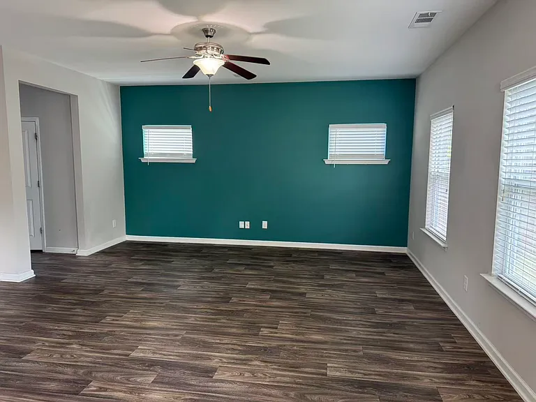 218 Harvest Glen Ln — Photo 4