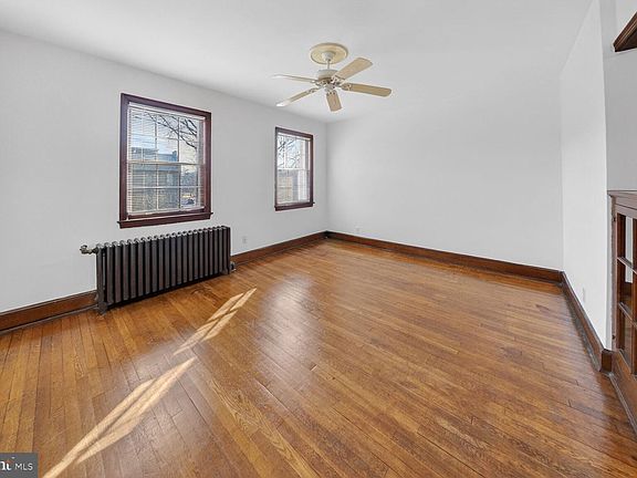 3rd image of 4004 7th St NE