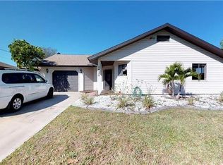 1420 SW 15th Pl, Cape Coral, FL 33991