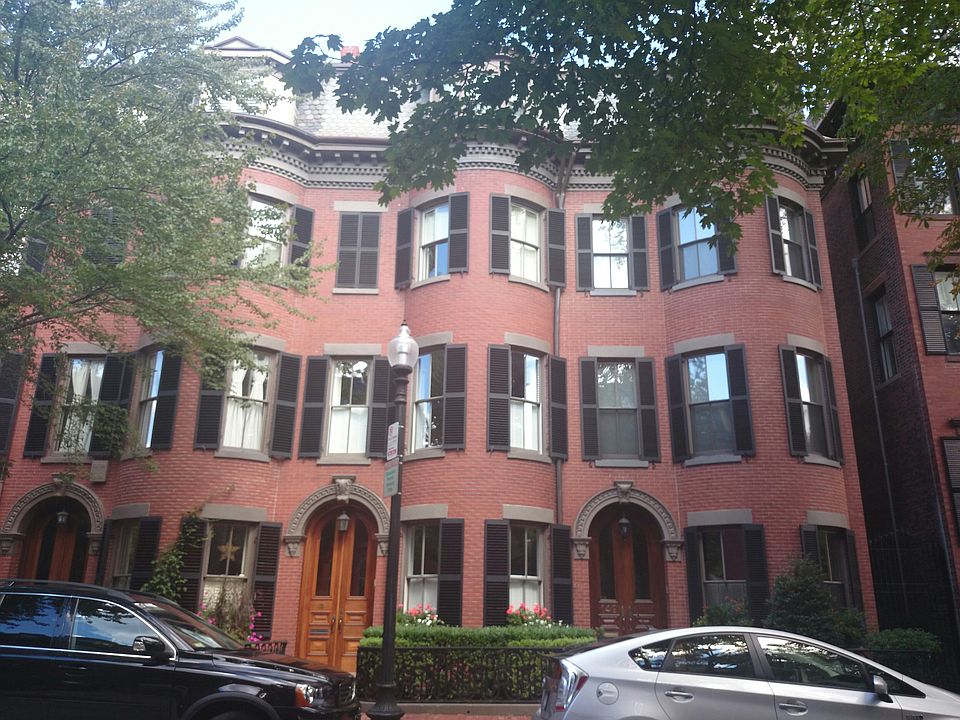 2nd image of 151 W Canton St