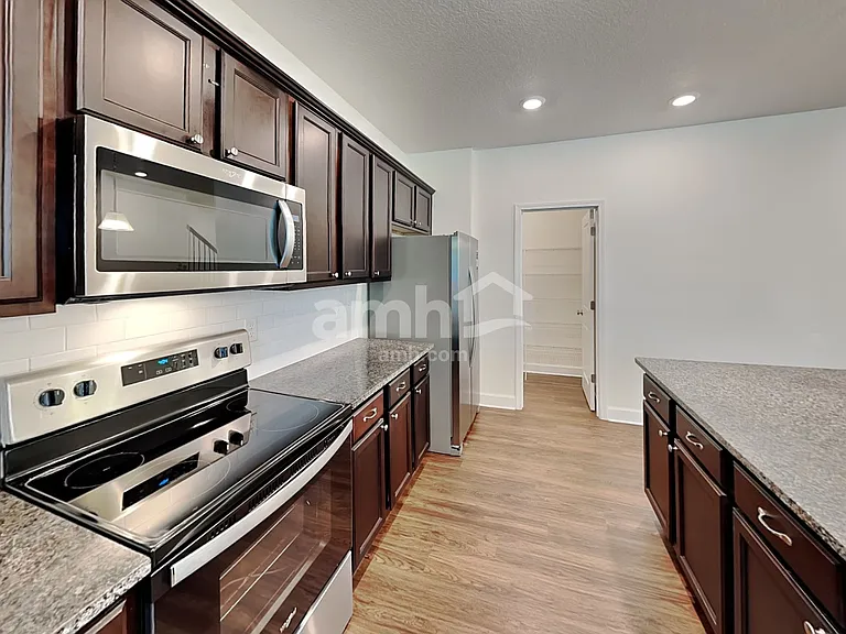 140 Windsong Acres Rd — Photo 3