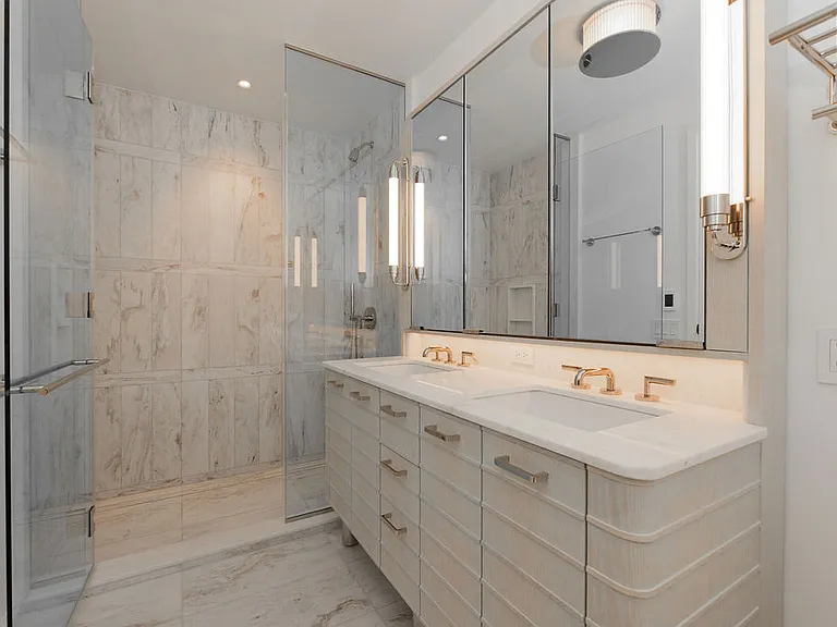 249 E 62nd St #3B — Photo 7