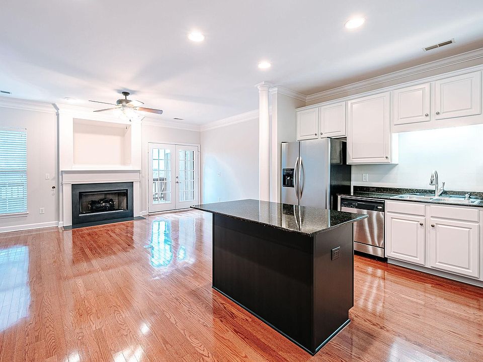 1st image of 1810 Brentwood Pointe