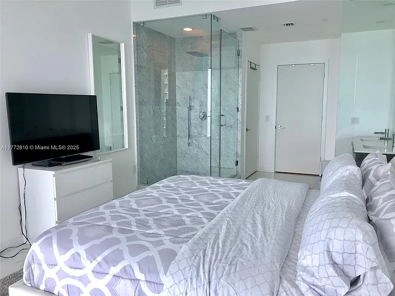 480 NE 31st St #2806 — Photo 32