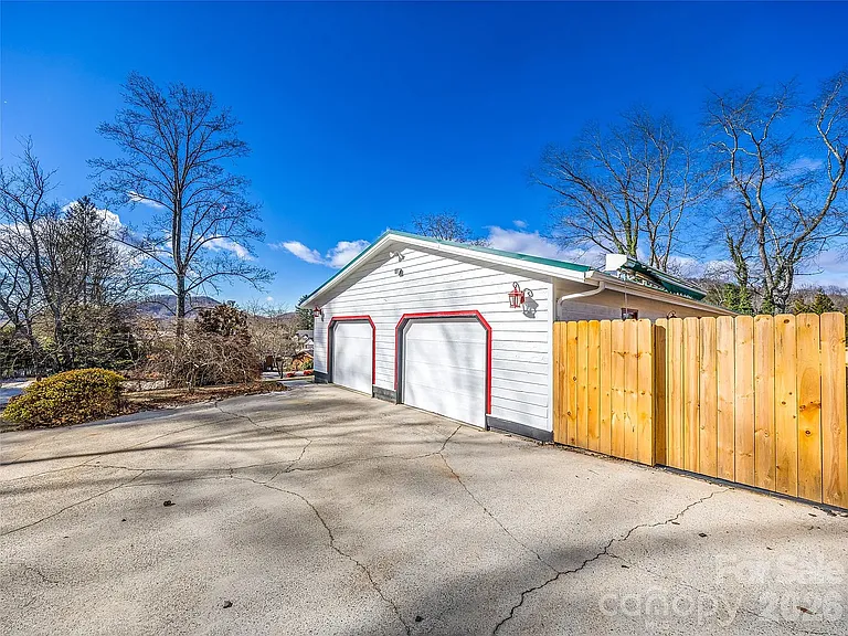 34 Southwicke Dr — Photo 17