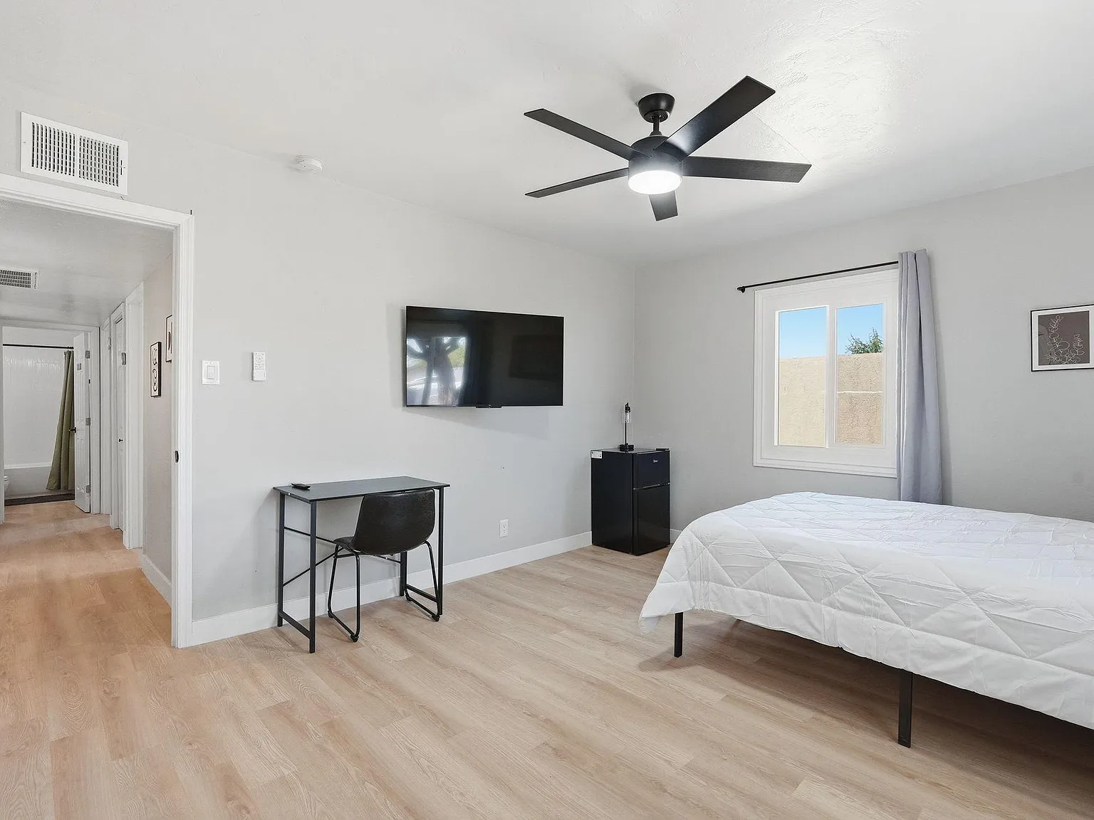 4 bed, 3.0 bath, 1900 sqft, $953 — Photo 1