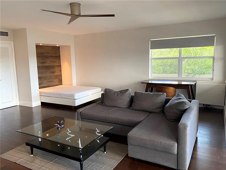 1200 SW 12th St #316 — Photo 4