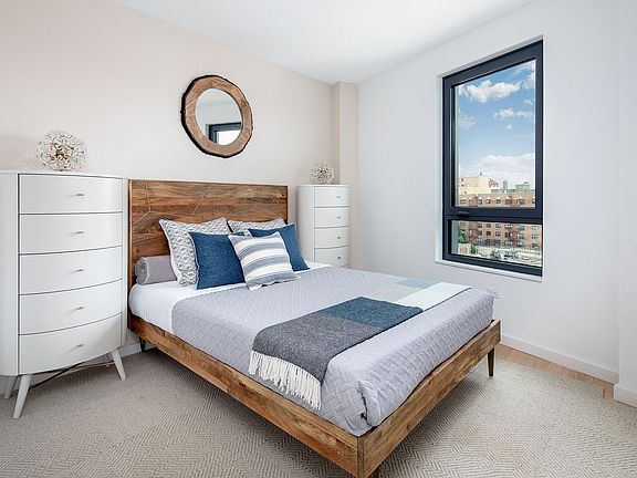 5th image of 3746 72nd St APT 4J