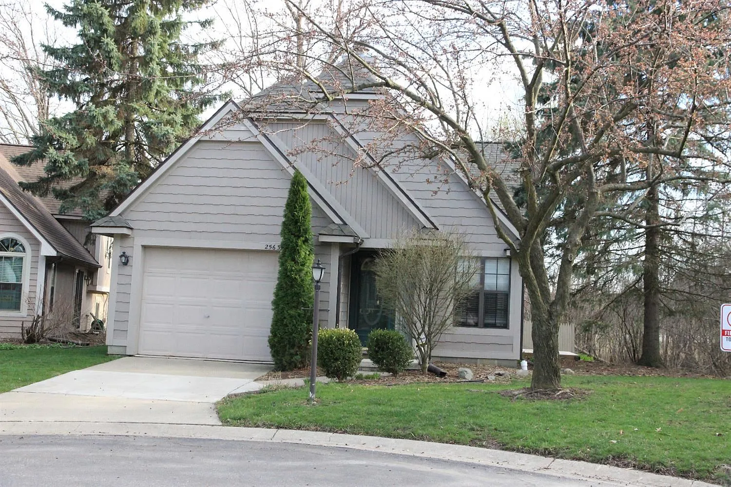 2563 Country Village Ct photo 1