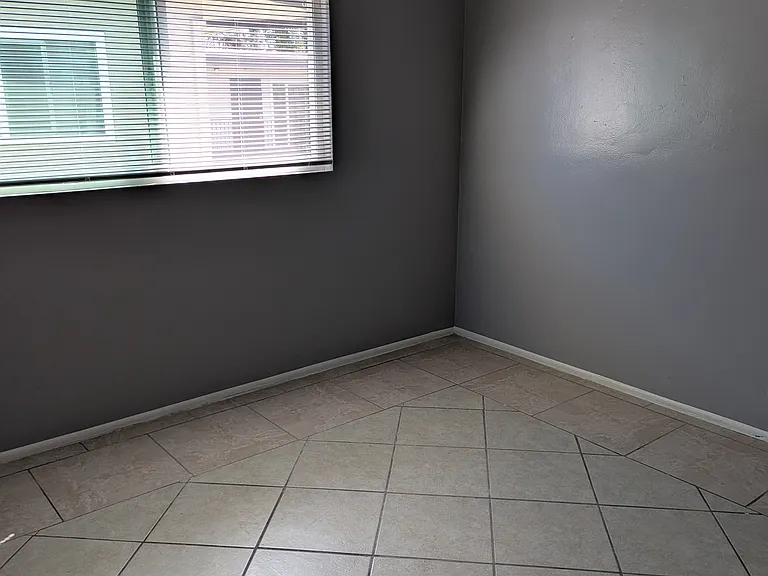 1827 W Sallie Ln #5 — Photo 12
