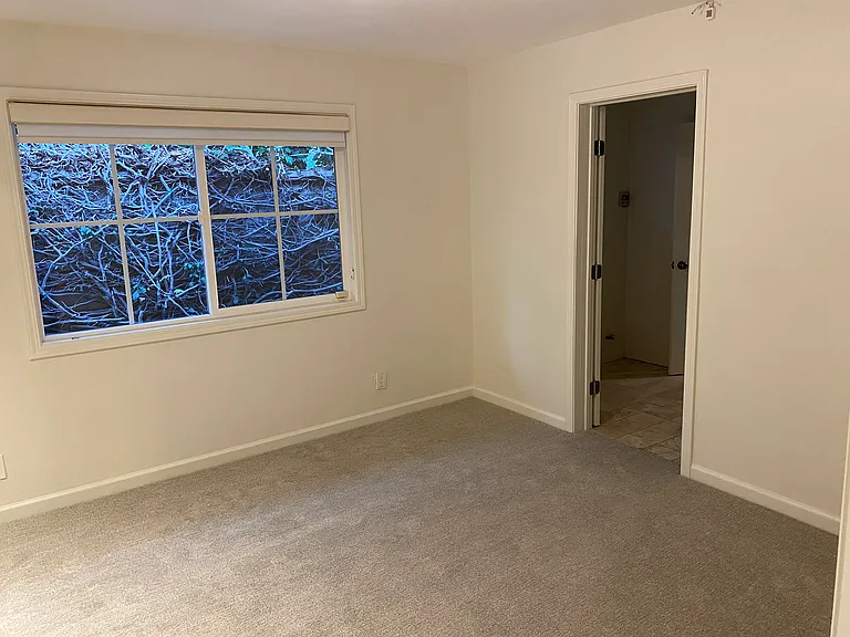 416 Emerson St — Photo 13