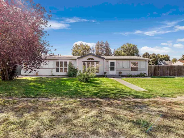 332 N Hailey St, Wendell, ID 83355