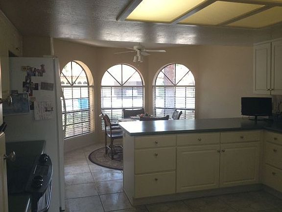 4th image of 4128 E Paradise Dr