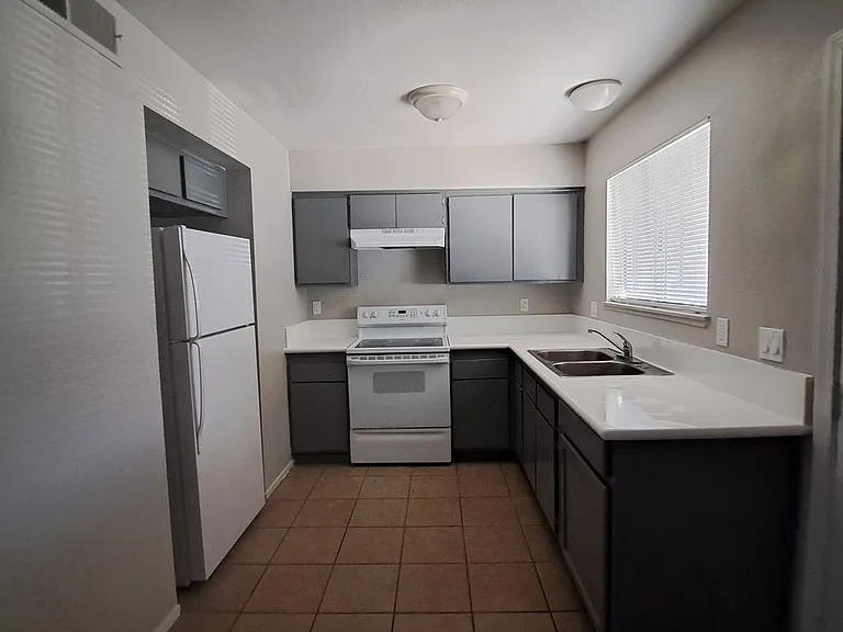 3417 Civic Center Dr — Photo 2