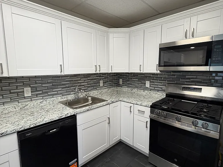 50 N Railroad St #1 — Photo 6
