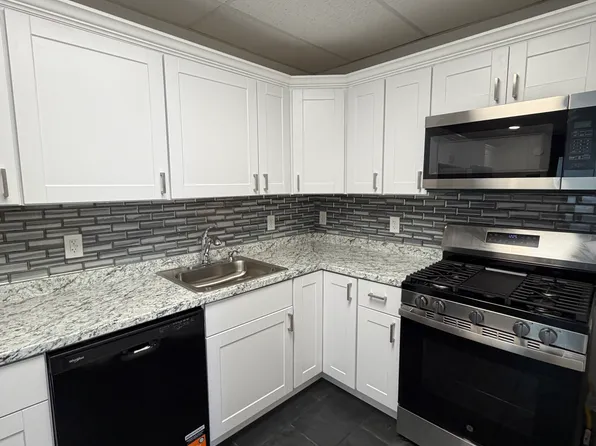 50 N Railroad St APT 1, Palmyra, PA 17078